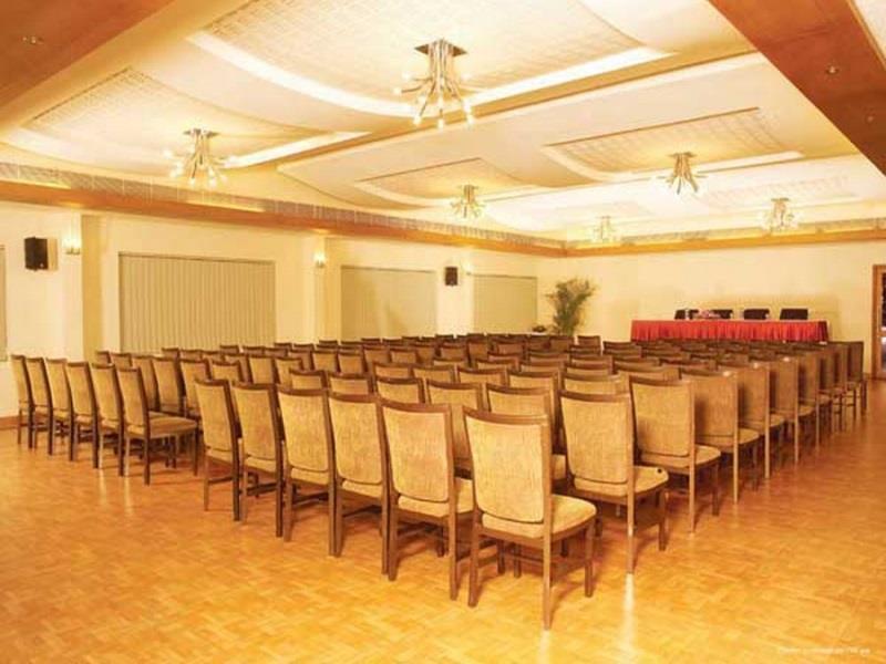 Hotel Park Residency, Kakkanad Коччи Экстерьер фото