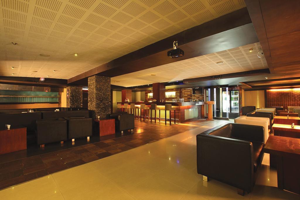 Hotel Park Residency, Kakkanad Коччи Экстерьер фото