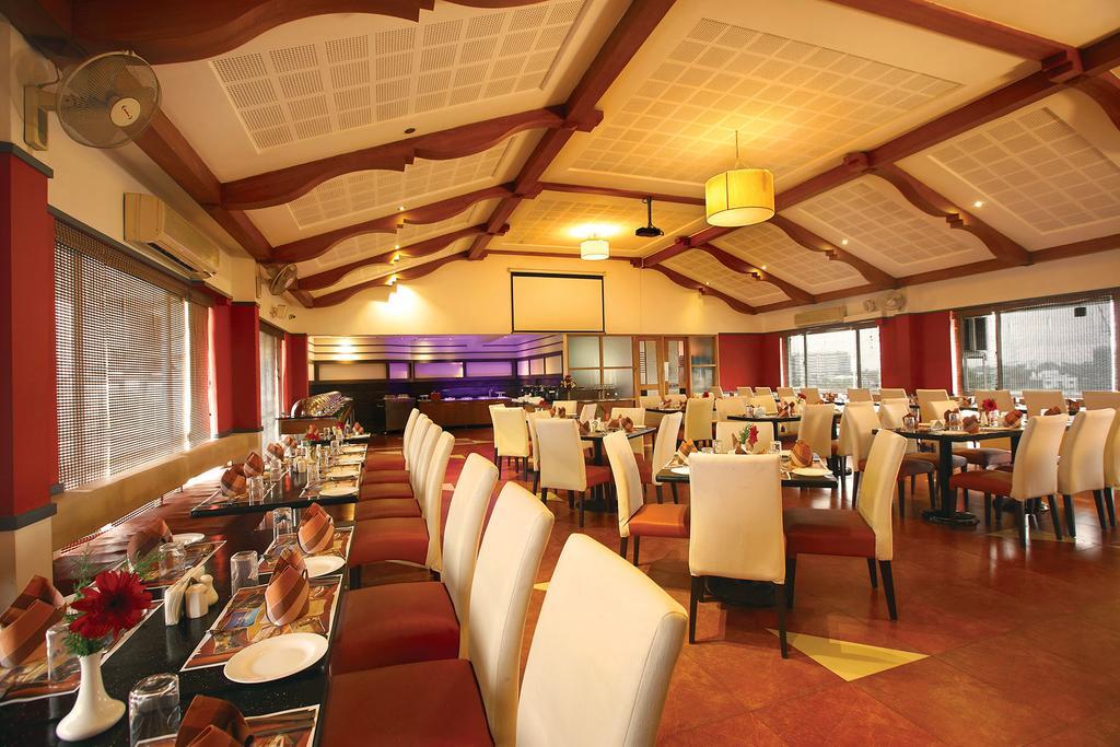 Hotel Park Residency, Kakkanad Коччи Экстерьер фото